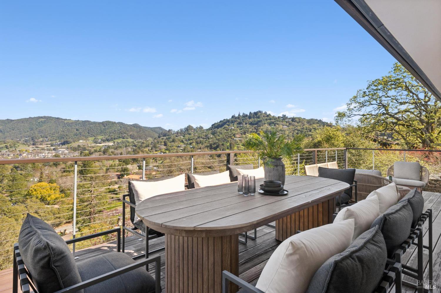 105 Oak Ridge Road San Rafael, CA 94903 - Photo 13 of 30