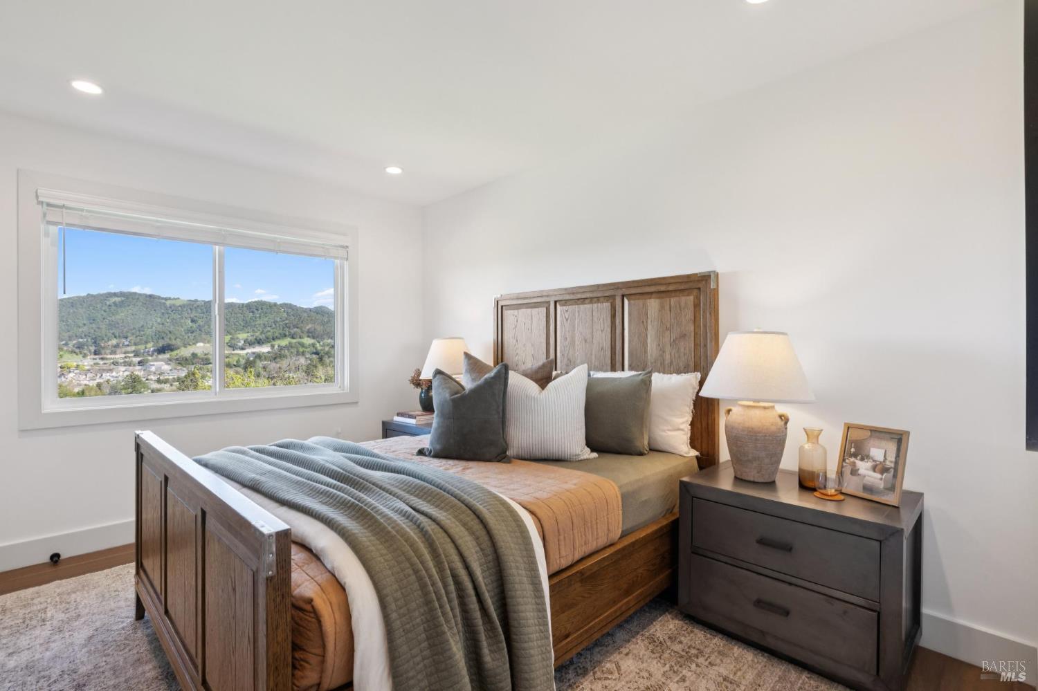 105 Oak Ridge Road San Rafael, CA 94903 - Photo 17 of 30