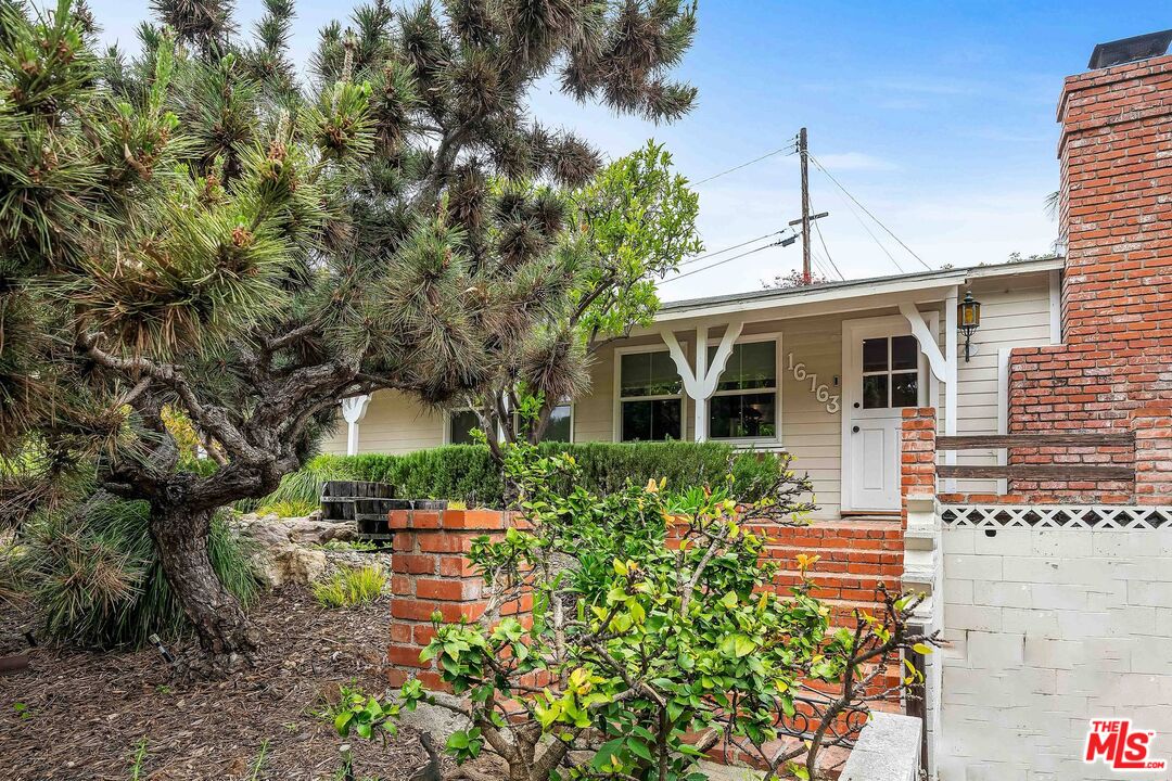 16763 Sunset Boulevard, Pacific Palisades, CA 90272 Compass