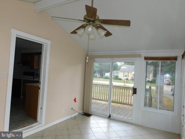 27 Victory Road Bridgeton, NJ 08302 - Photo 14 of 17 Sun Room