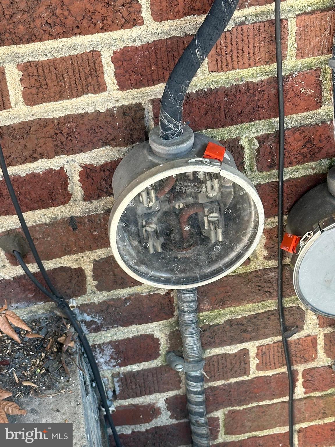 1502 19th Street Southeast Washington, DC 20020 - Photo 4 of 21 a picture of a bathroom with a sink and mirror