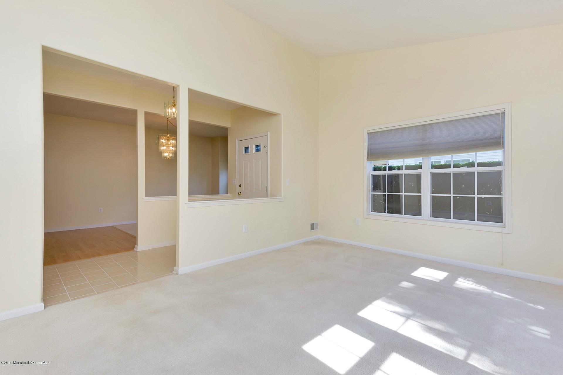 31 Riva Boulevard, Unit 616 Brick, NJ 08723 - Photo 4 of 15 Living1