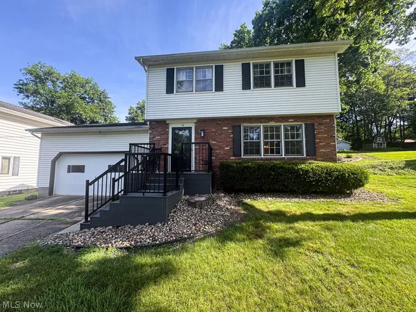 $249,900 | 74 Skyline Drive, Canfield, OH 44406