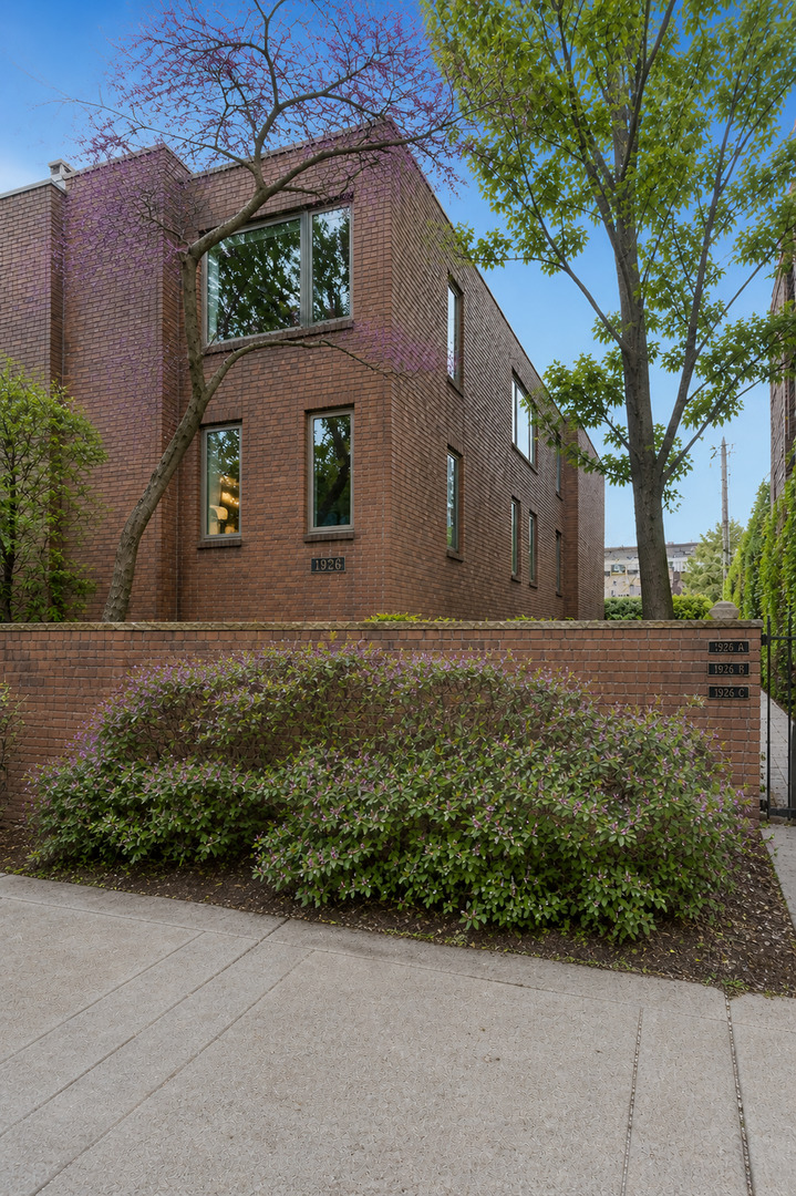 1926 North Mohawk Street, Unit 12 Chicago, IL 60614 - Photo 1 of 33