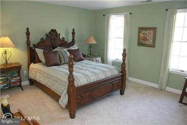 10623 Vale Road Oakton, VA 22124 - Photo 16 of 30 Bedroom
