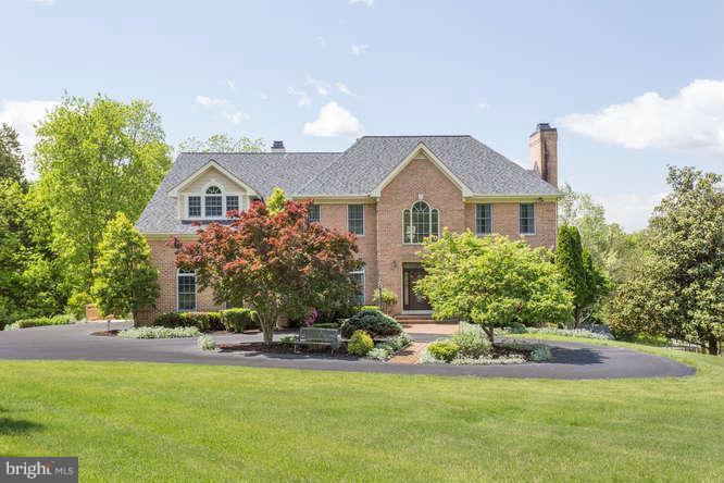 10623 Vale Road Oakton, VA 22124 - Photo 3 of 30 Exterior (General)