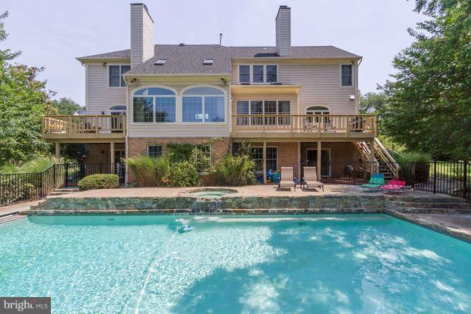 10623 Vale Road Oakton, VA 22124 - Photo 22 of 30 Exterior (General)