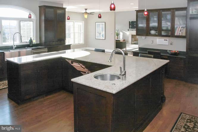 10623 Vale Road Oakton, VA 22124 - Photo 7 of 30 Kitchen