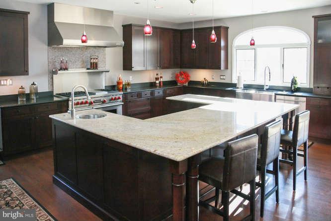 10623 Vale Road Oakton, VA 22124 - Photo 8 of 30 Kitchen