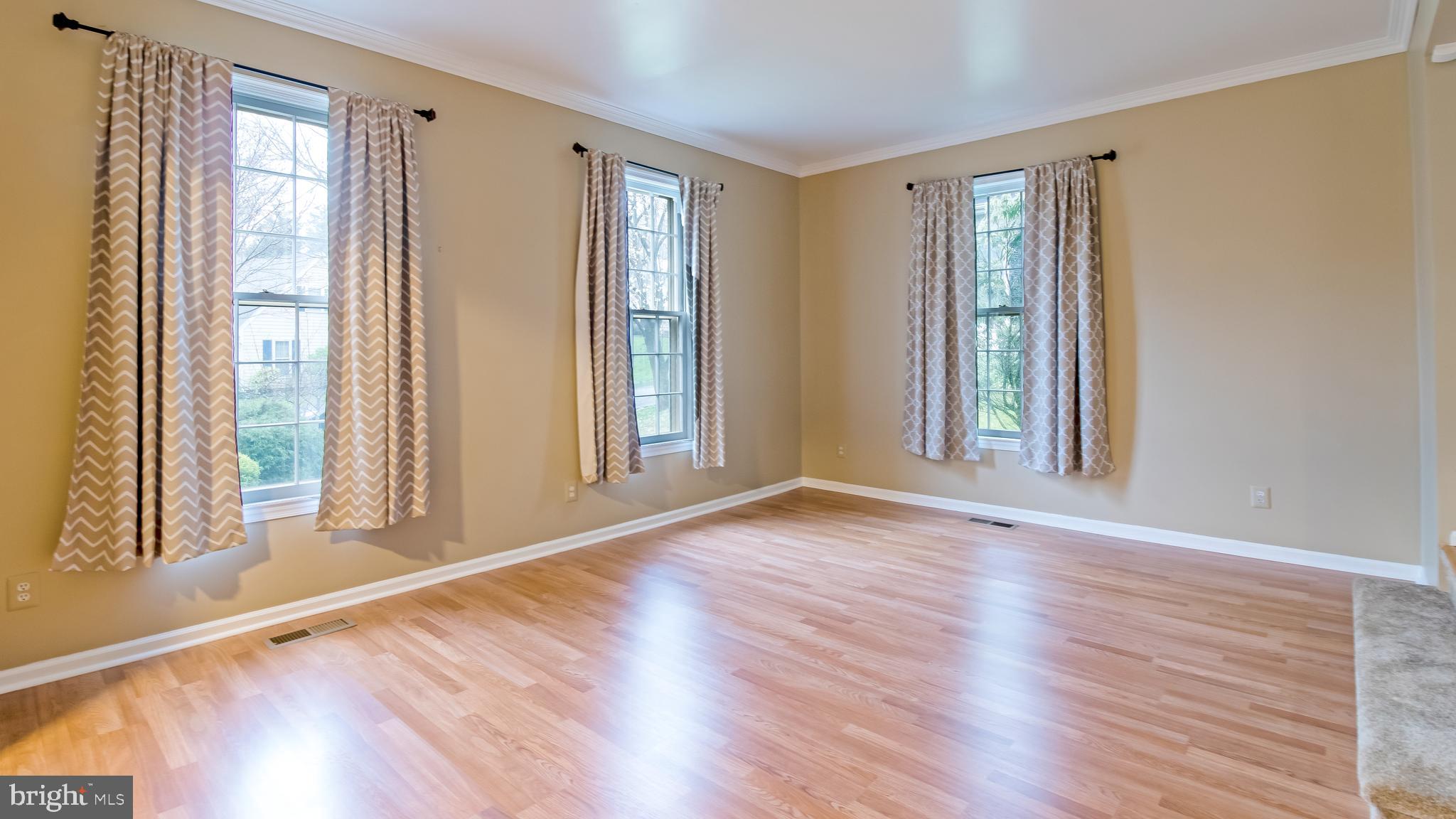 9844 Dellcastle Road Gaithersburg, MD 20886 - Photo 19 of 41 Gallery Image 19