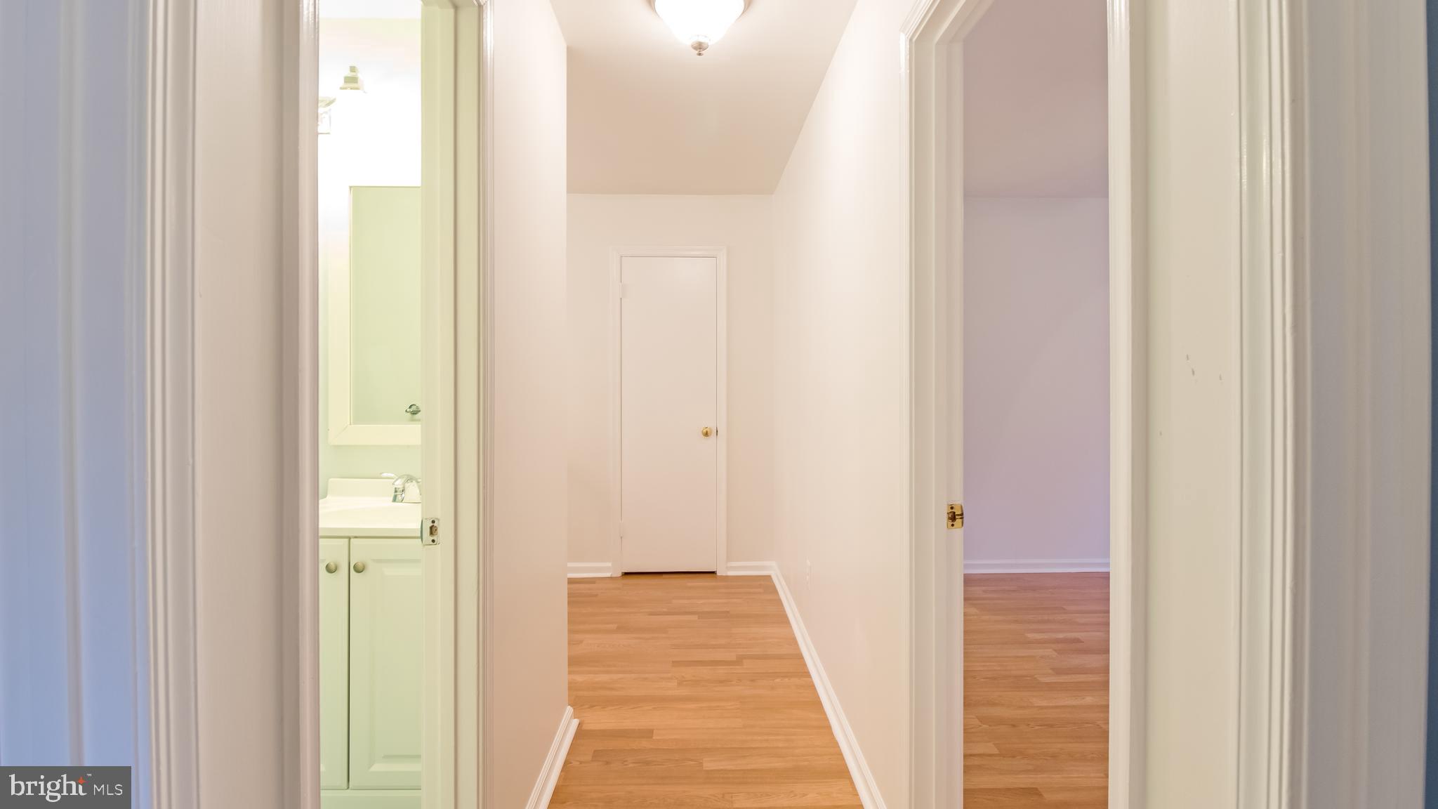 9844 Dellcastle Road Gaithersburg, MD 20886 - Photo 30 of 41 Gallery Image 30