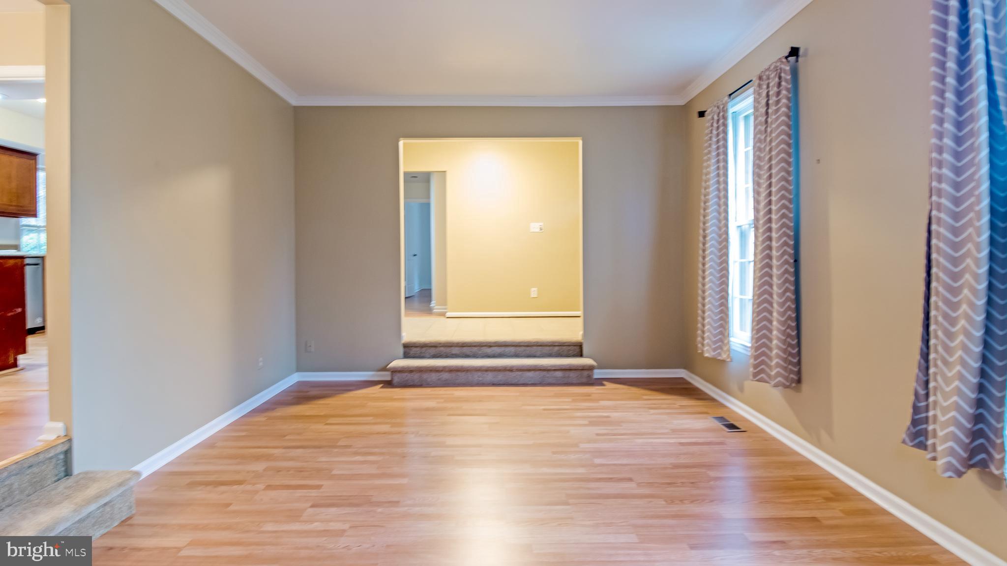 9844 Dellcastle Road Gaithersburg, MD 20886 - Photo 31 of 41 Gallery Image 31