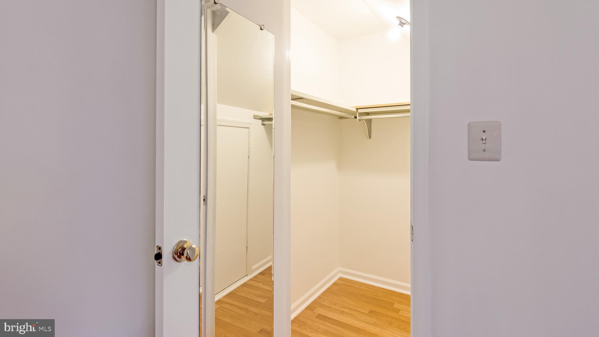 9844 Dellcastle Road Gaithersburg, MD 20886 - Photo 36 of 41 Gallery Image 36