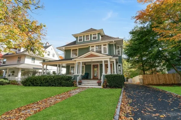 $3,300 | 111 Park Street, Unit 2, Montclair, NJ 07042