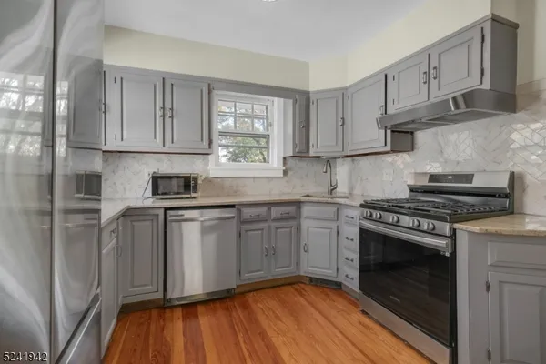 $3,300 | 111 Park Street, Unit 2, Montclair, NJ 07042