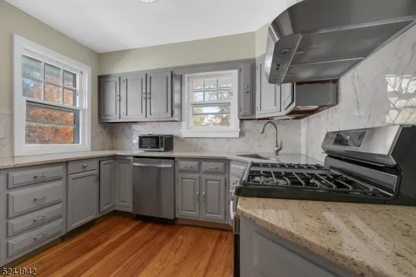 $3,300 | 111 Park Street, Unit 2, Montclair, NJ 07042