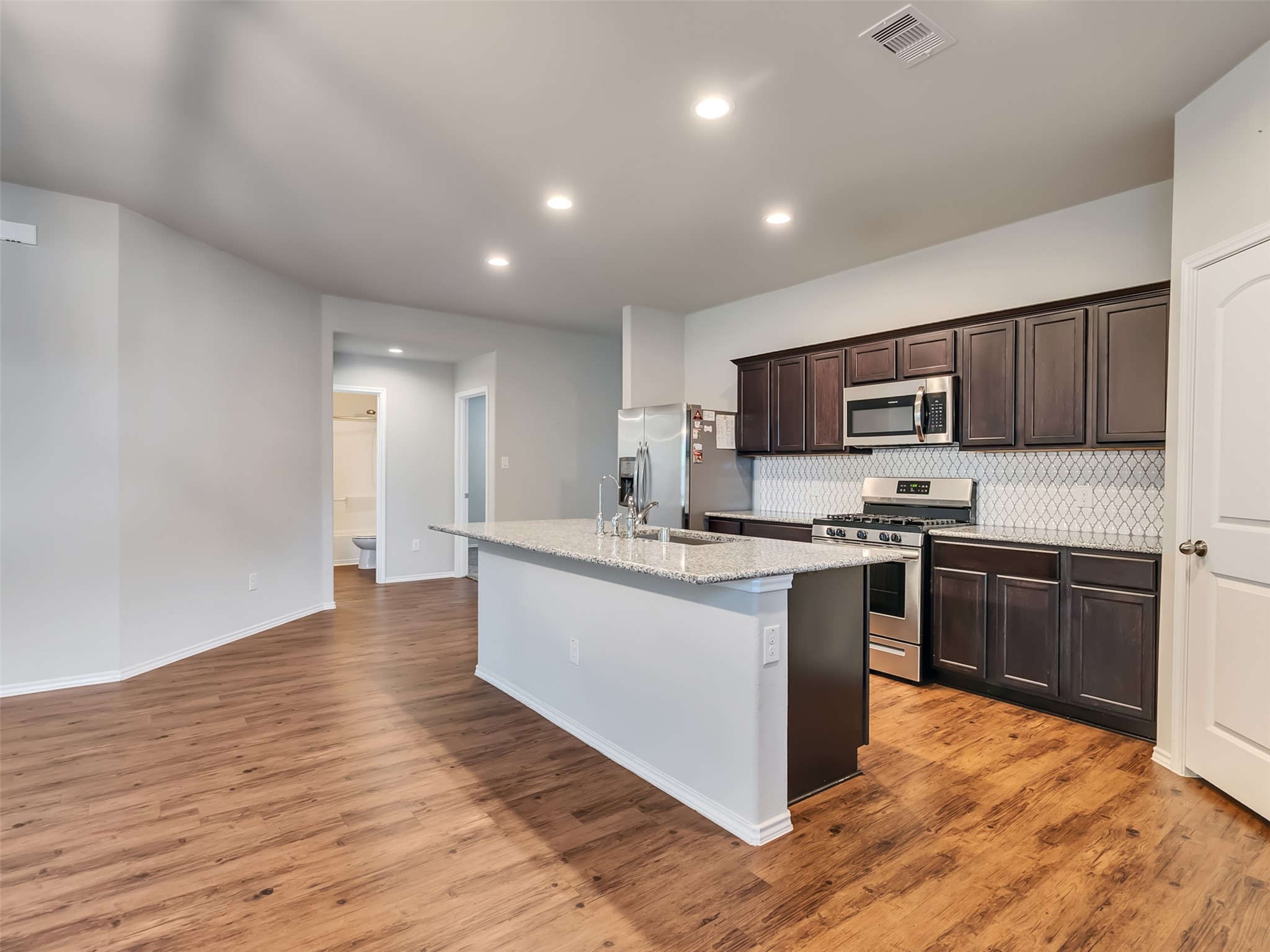 14106 Locke Point Court Conroe, TX 77384 - Photo 14 of 37