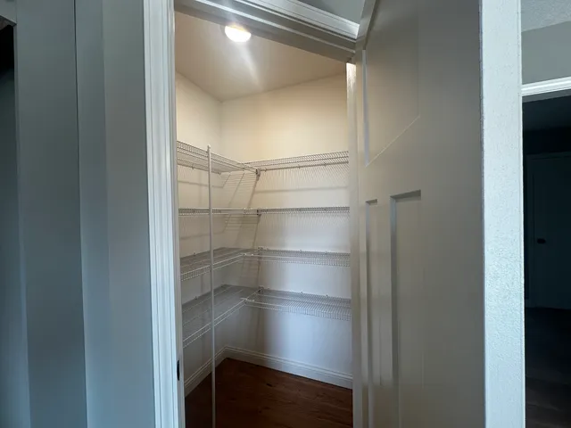 a shower view with a empty space