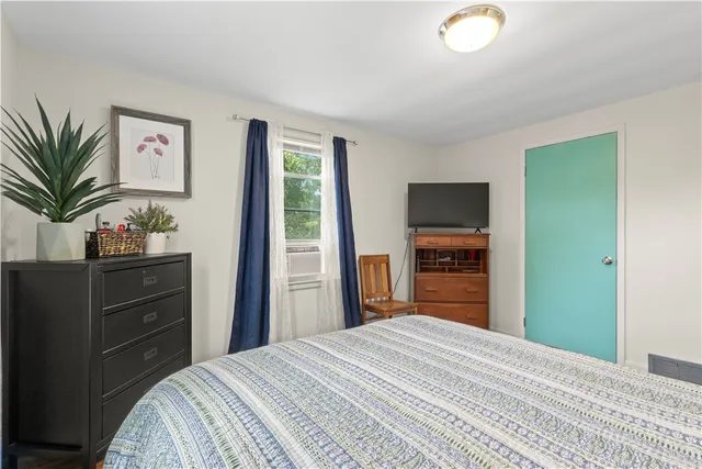 $499,900 | 4 East Stuart Street, Westerly, RI 02891