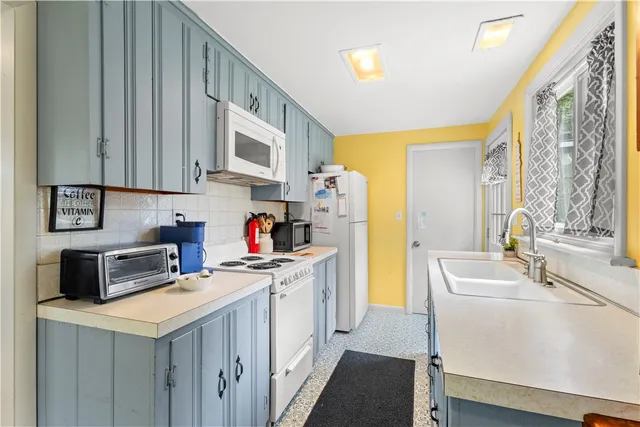 $499,900 | 4 East Stuart Street, Westerly, RI 02891