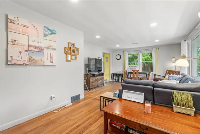 $499,900 | 4 East Stuart Street, Westerly, RI 02891