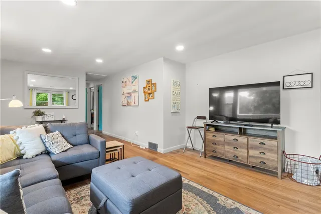 $499,900 | 4 East Stuart Street, Westerly, RI 02891