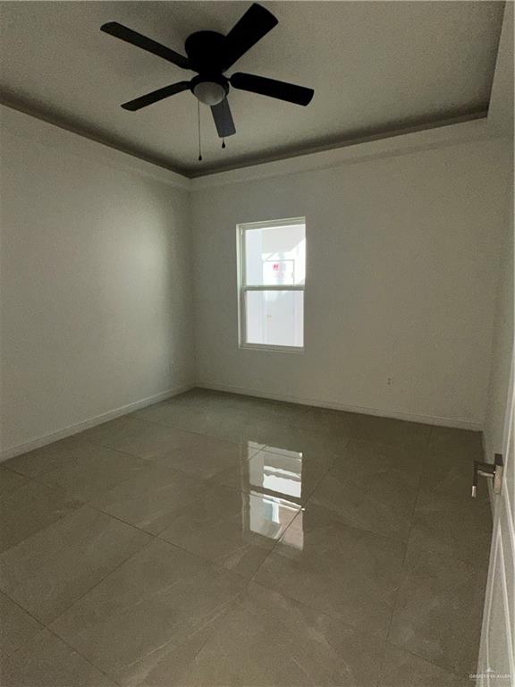 901 Yuma Avenue, Unit 202 McAllen, TX 78503 - Photo 8 of 11 a view of a livingroom with window