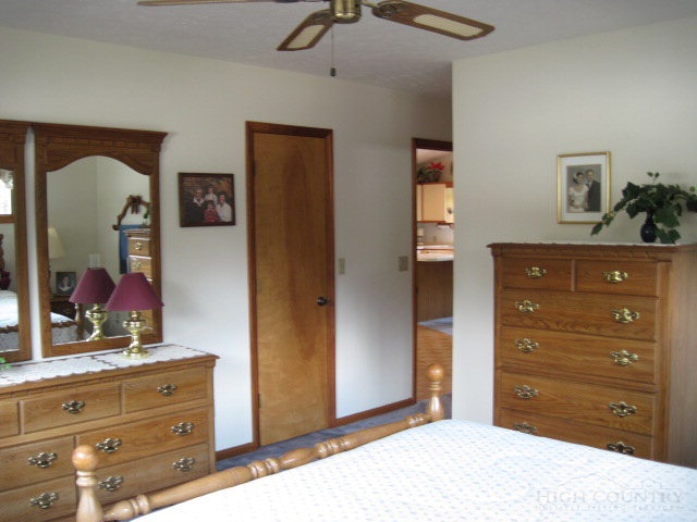 165 Pine Ridge Loop Newland, NC 28657 - Photo 10 of 29 Gallery Image 10