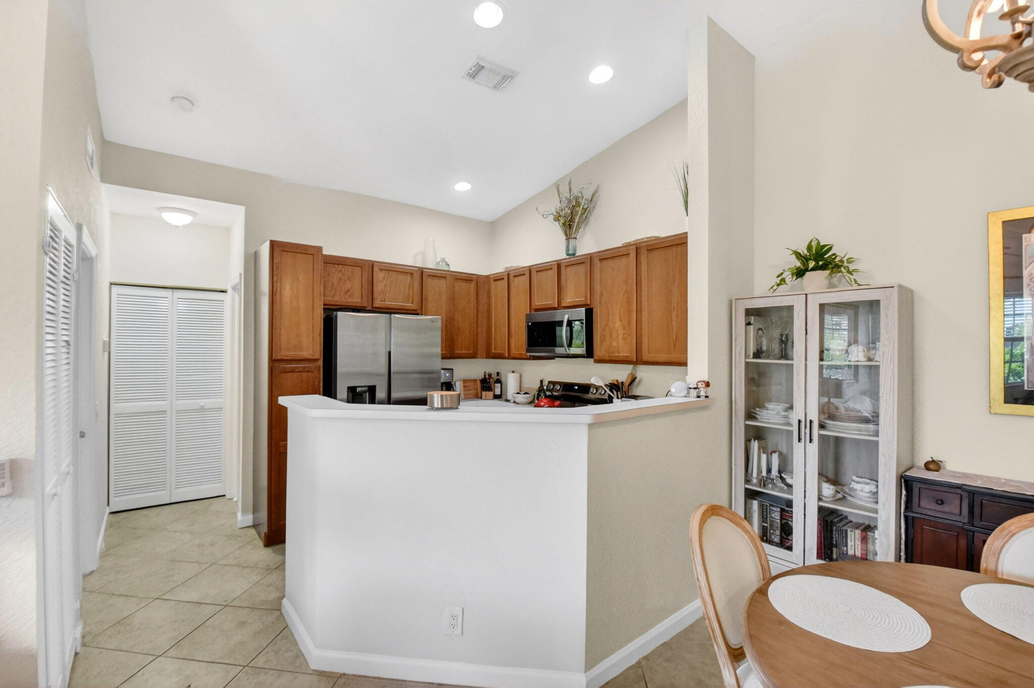 3271 Laurel Ridge Circle Riviera Beach, FL 33404 - Photo 11 of 31 view to kitchen