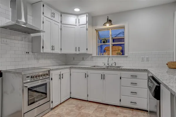 $1,425 | 411 West Taylor Street, Sherman, TX 75092