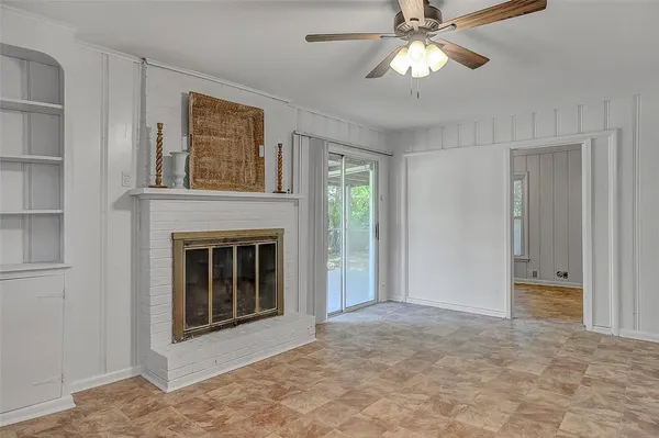 $1,425 | 411 West Taylor Street, Sherman, TX 75092