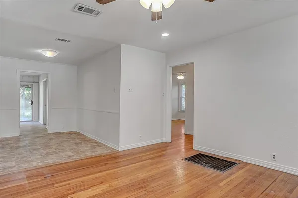 $1,425 | 411 West Taylor Street, Sherman, TX 75092