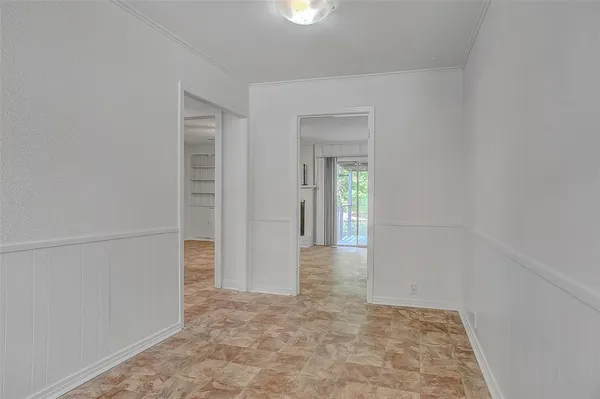 $1,425 | 411 West Taylor Street, Sherman, TX 75092