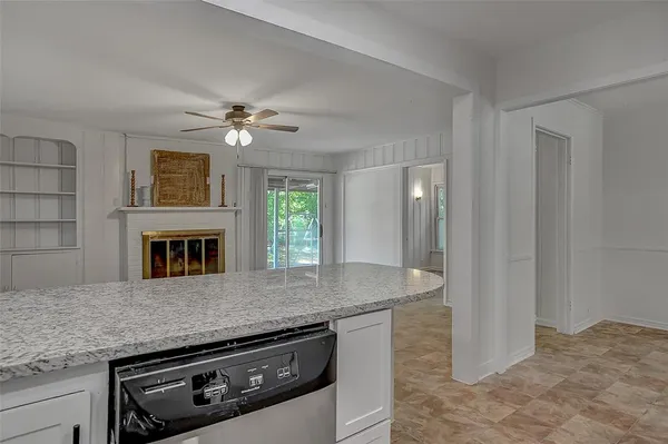 $1,425 | 411 West Taylor Street, Sherman, TX 75092
