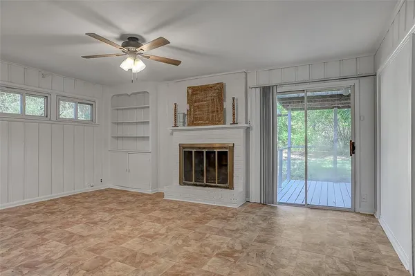 $1,425 | 411 West Taylor Street, Sherman, TX 75092
