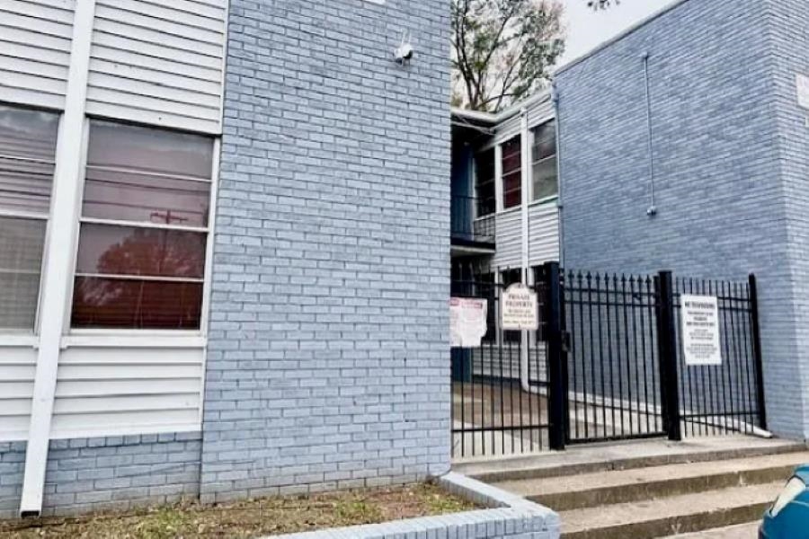 1283 East Raines Road Memphis, TN 38116 - Photo 2 of 23 a view of a brick house with a door