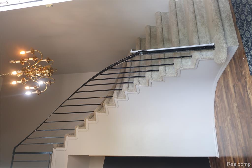 110 Stratford Lane Rochester Hills, MI 48309 - Photo 4 of 28