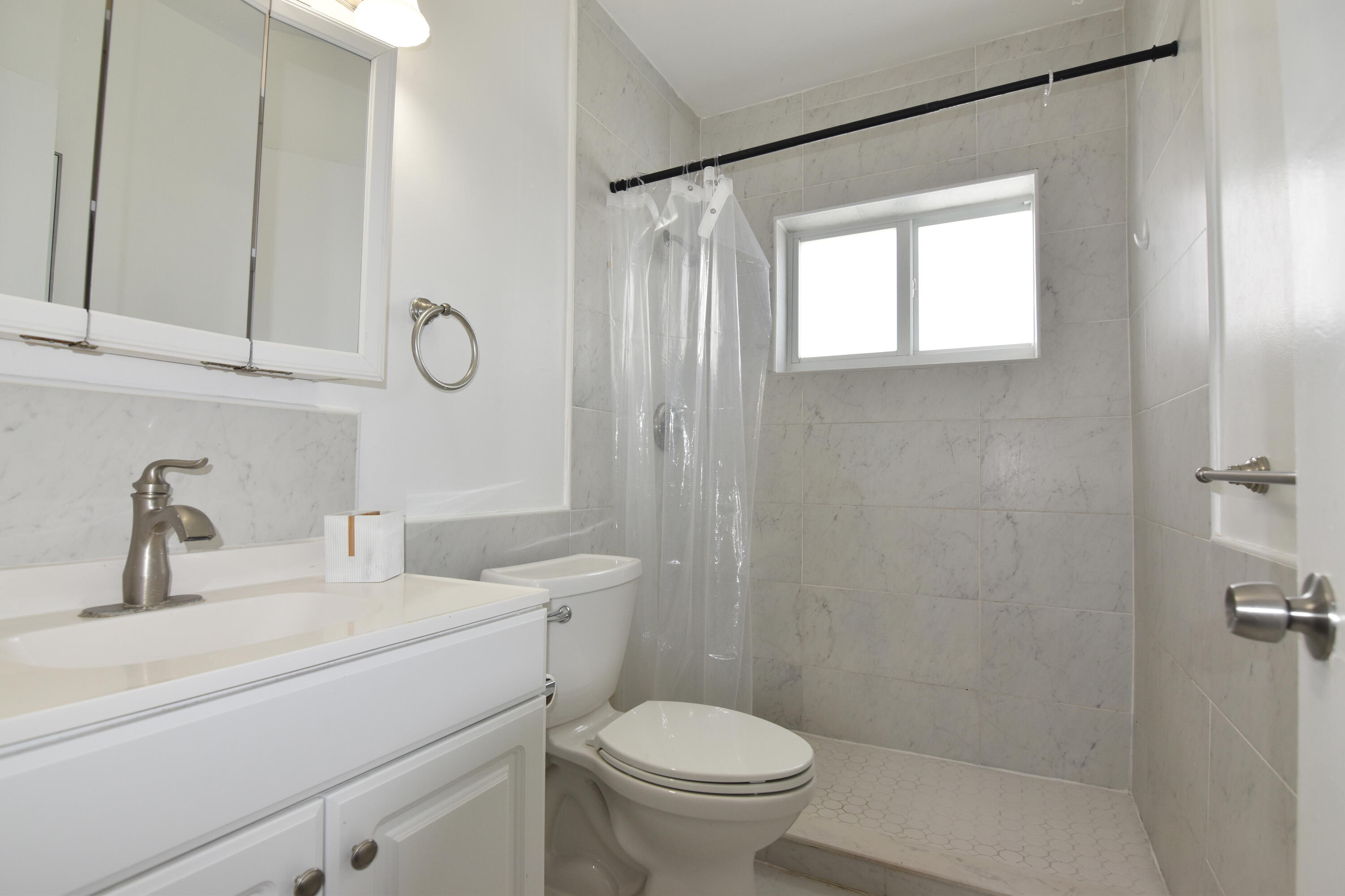 2260 Northeast 5th Avenue Boca Raton, FL 33431 - Photo 11 of 25 Bathroom 2