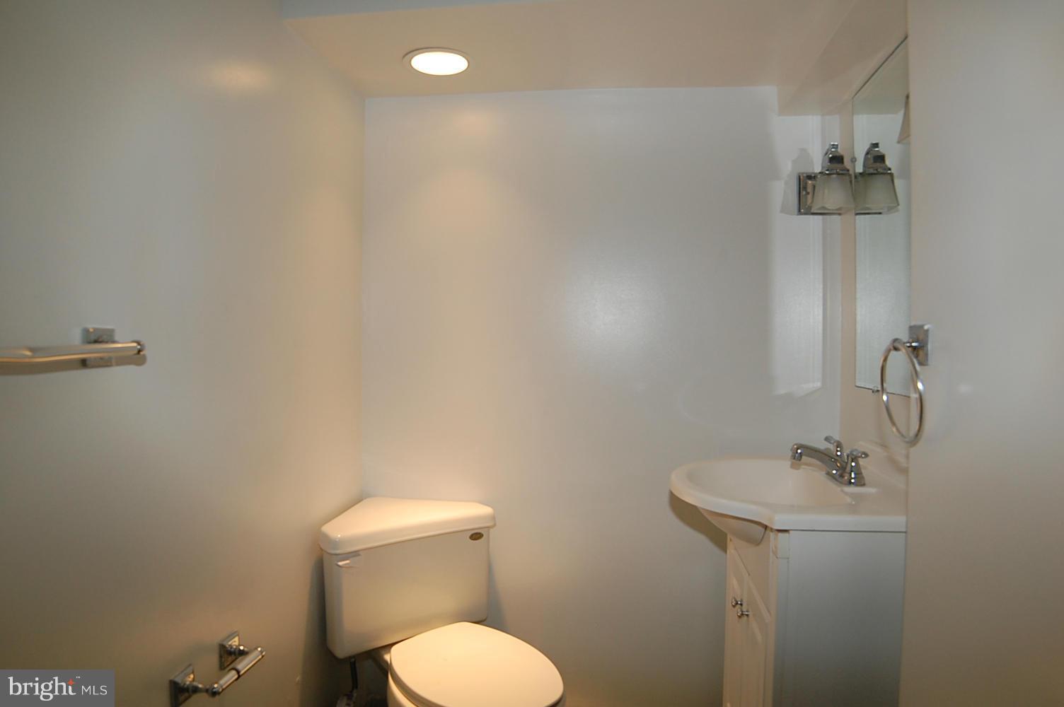 4519 Randolph Road Silver Spring, MD 20906 - Photo 23 of 30 Bath