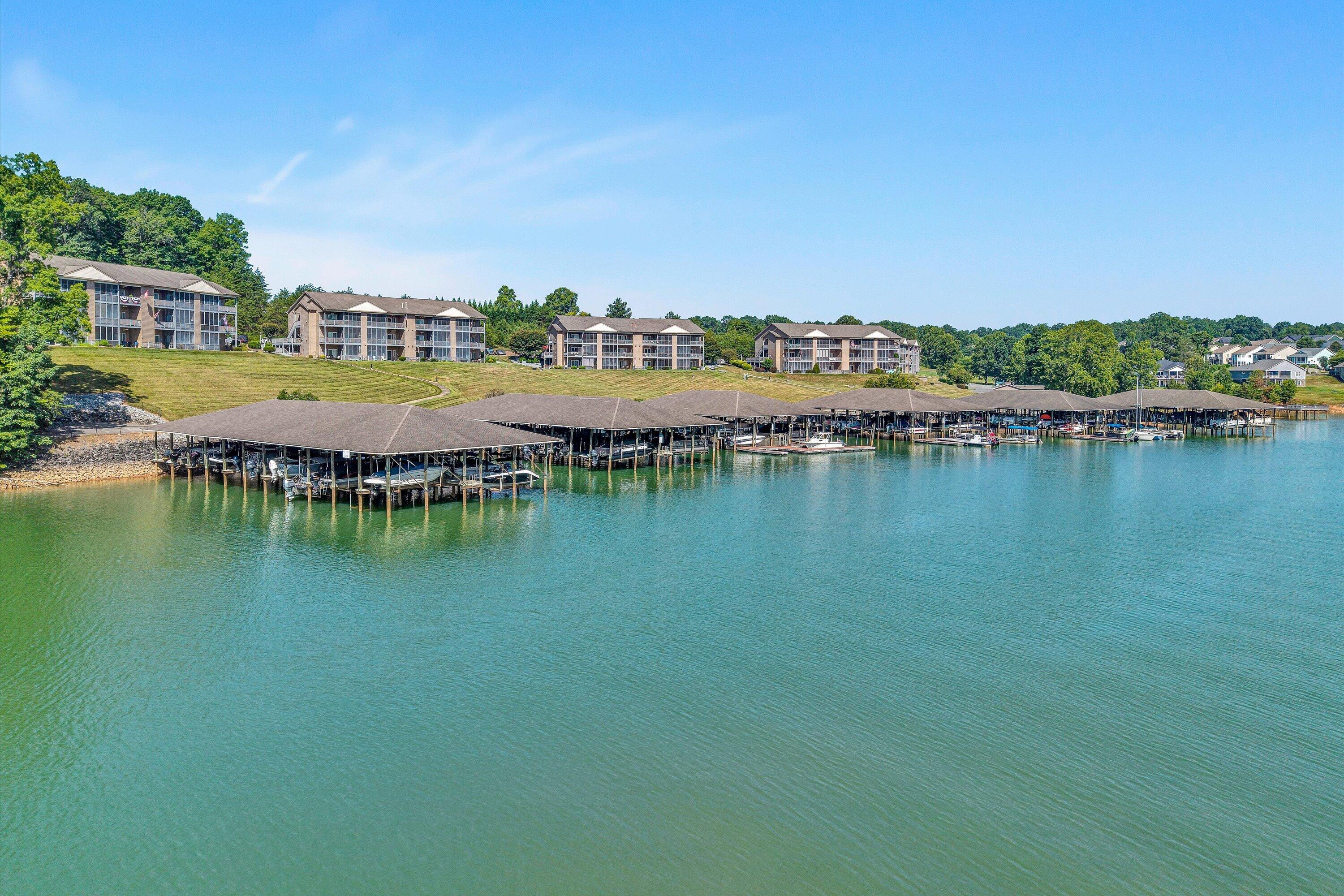 1137 Mariners Way, Unit 44 Huddleston, VA 24104 - Photo 4 of 50 53-DJI_20260702101845_0025