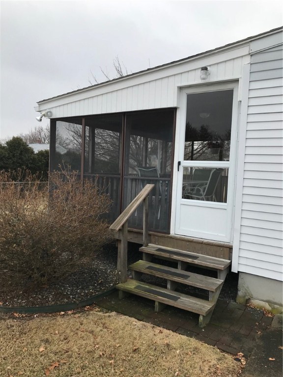 159 Belmont Road Cranston, RI 02910 - Photo 25 of 34 Enclosed screened deck