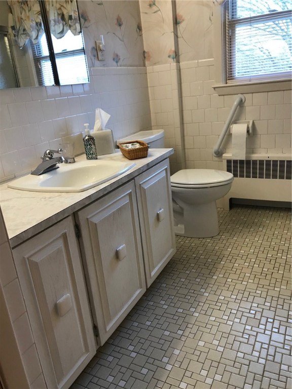 159 Belmont Road Cranston, RI 02910 - Photo 8 of 34 First of the 2 bathrooms, (tub & shower)