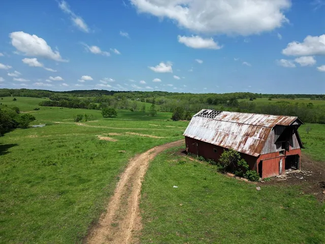 $1,250,000 | 0 Red Barn Road, Grovespring, MO 65662