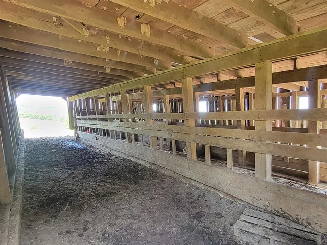 $1,250,000 | 0 Red Barn Road, Grovespring, MO 65662