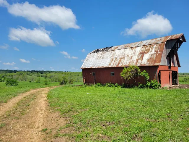 $1,250,000 | 0 Red Barn Road, Grovespring, MO 65662