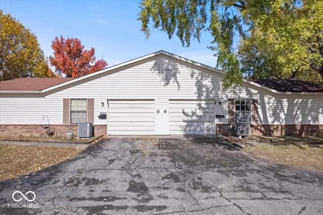 $160,000 | 4810 London Drive, Indianapolis, IN 46254