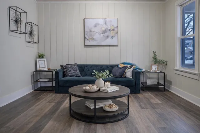 $180,000 | 904 West 8th Avenue, Oshkosh, WI 54902