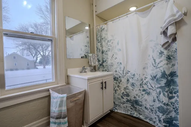 $180,000 | 904 West 8th Avenue, Oshkosh, WI 54902