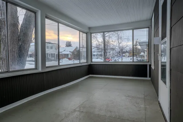 $180,000 | 904 West 8th Avenue, Oshkosh, WI 54902