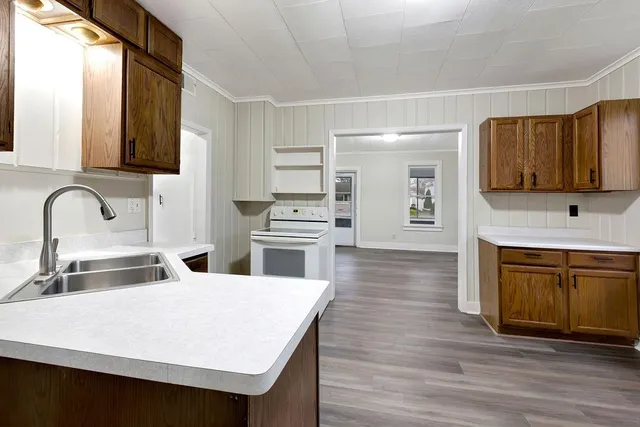 $180,000 | 904 West 8th Avenue, Oshkosh, WI 54902